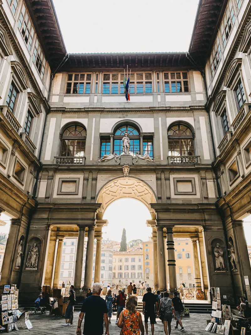 Uffizien-Innenhof mit Besuchern