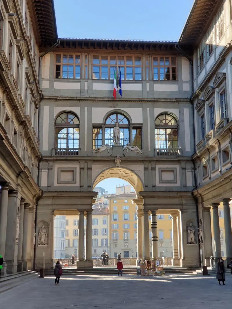 Uffizien-Innenhof im Tageslicht